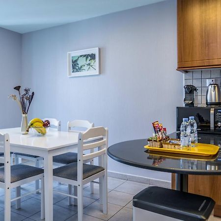 Yanjoon Holiday Homes - Princess Tower Apartments Dubai Exteriör bild